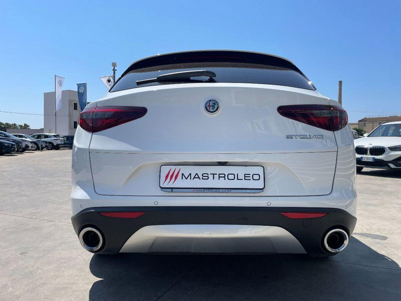 Alfa Romeo Stelvio usata a Lecce (13)