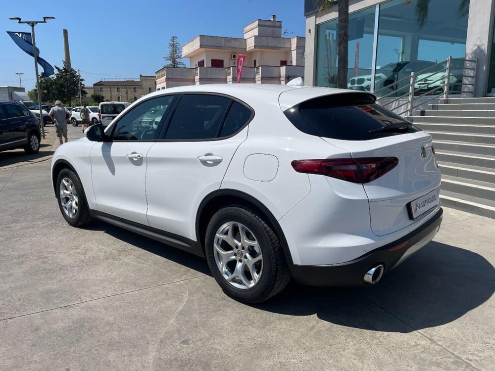 Alfa Romeo Stelvio usata a Lecce (14)