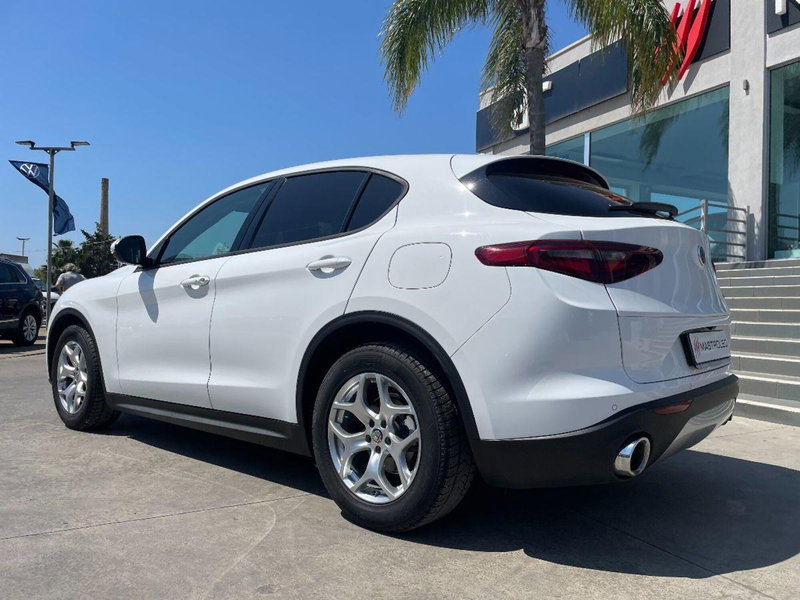 Alfa Romeo Stelvio usata a Lecce (15)
