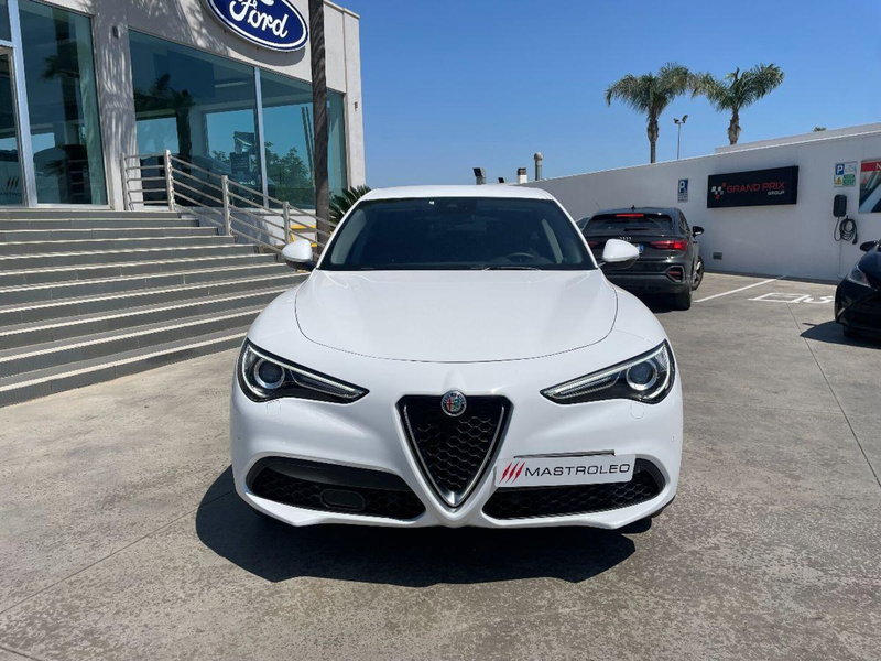 Alfa Romeo Stelvio usata a Lecce (5)