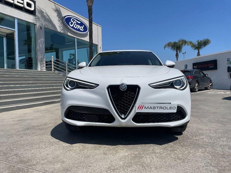 Alfa Romeo Stelvio usata a Lecce (6)