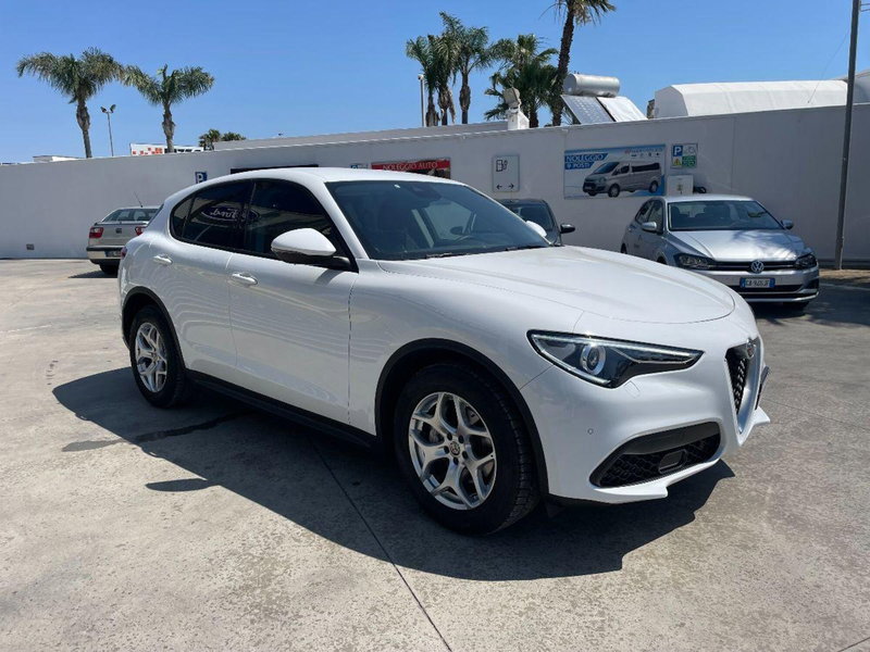 Alfa Romeo Stelvio usata a Lecce (7)