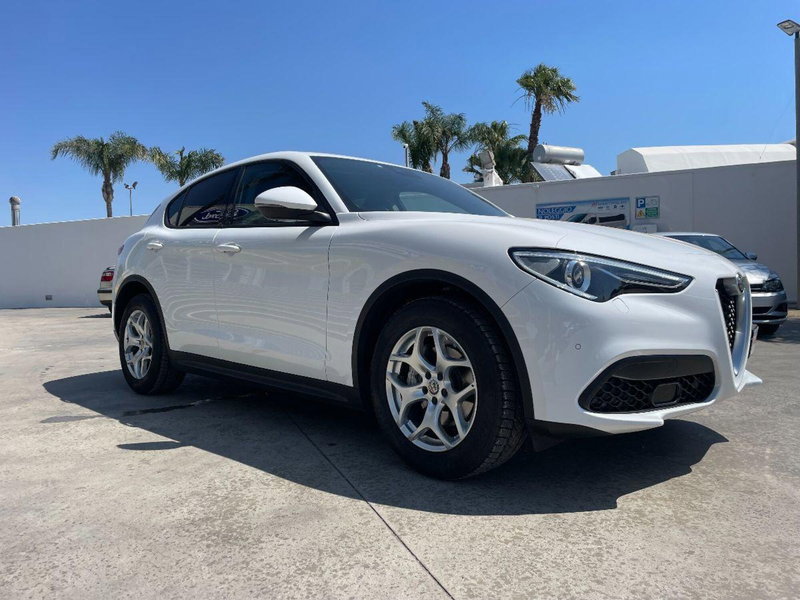 Alfa Romeo Stelvio usata a Lecce (8)