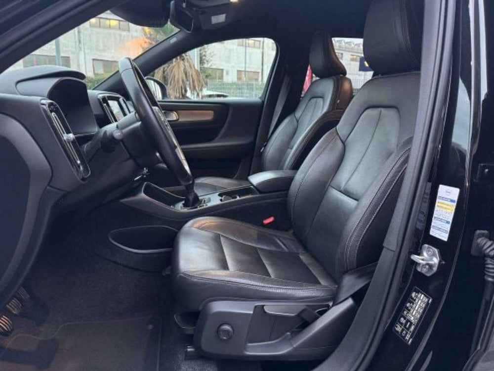Volvo XC40 usata a Savona (12)