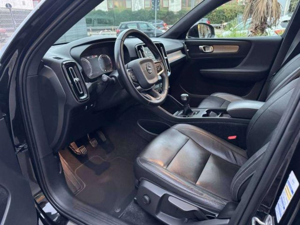 Volvo XC40 usata a Savona (13)