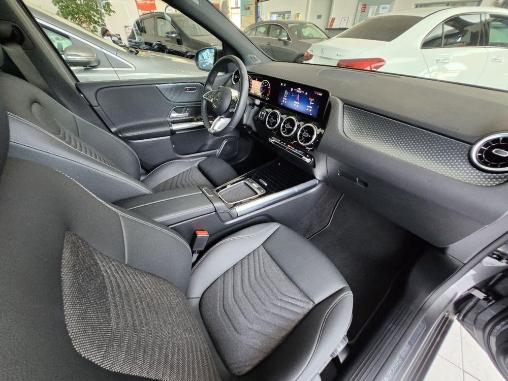 Mercedes-Benz Classe B usata a Milano (9)
