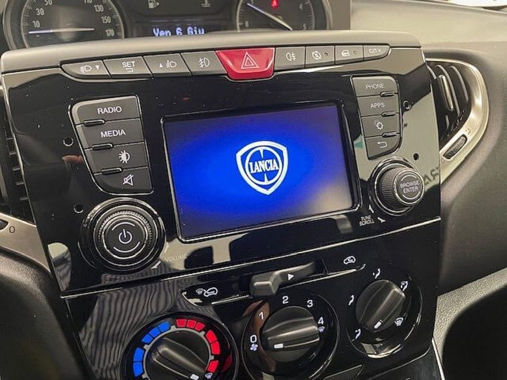 Lancia Ypsilon usata a Alessandria (11)