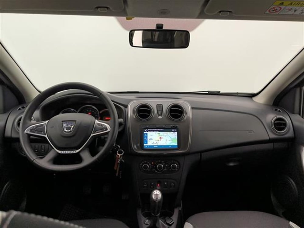 Dacia Sandero usata a Milano (13)