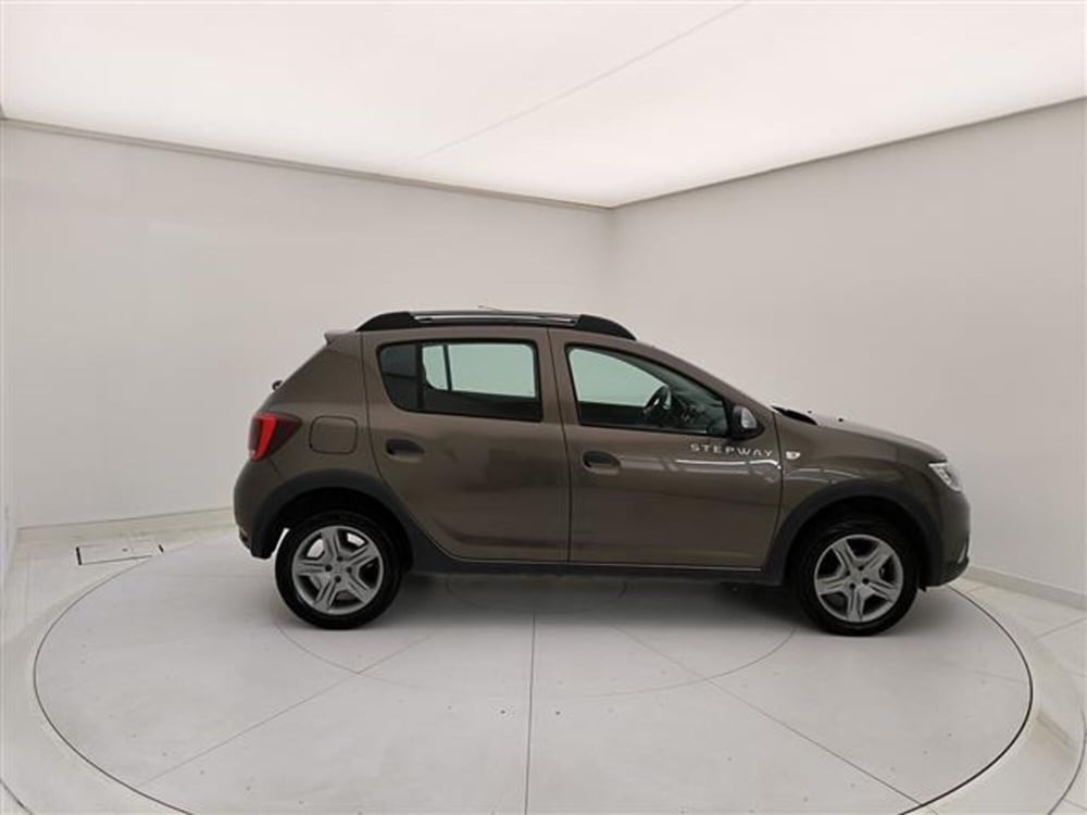 Dacia Sandero usata a Milano (7)