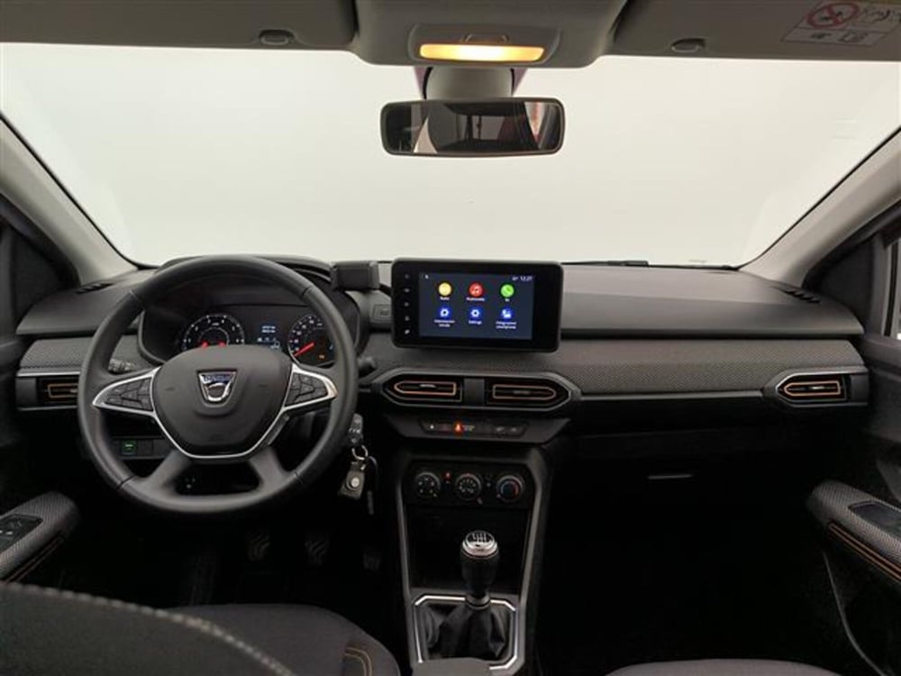 Dacia Sandero usata a Milano (14)