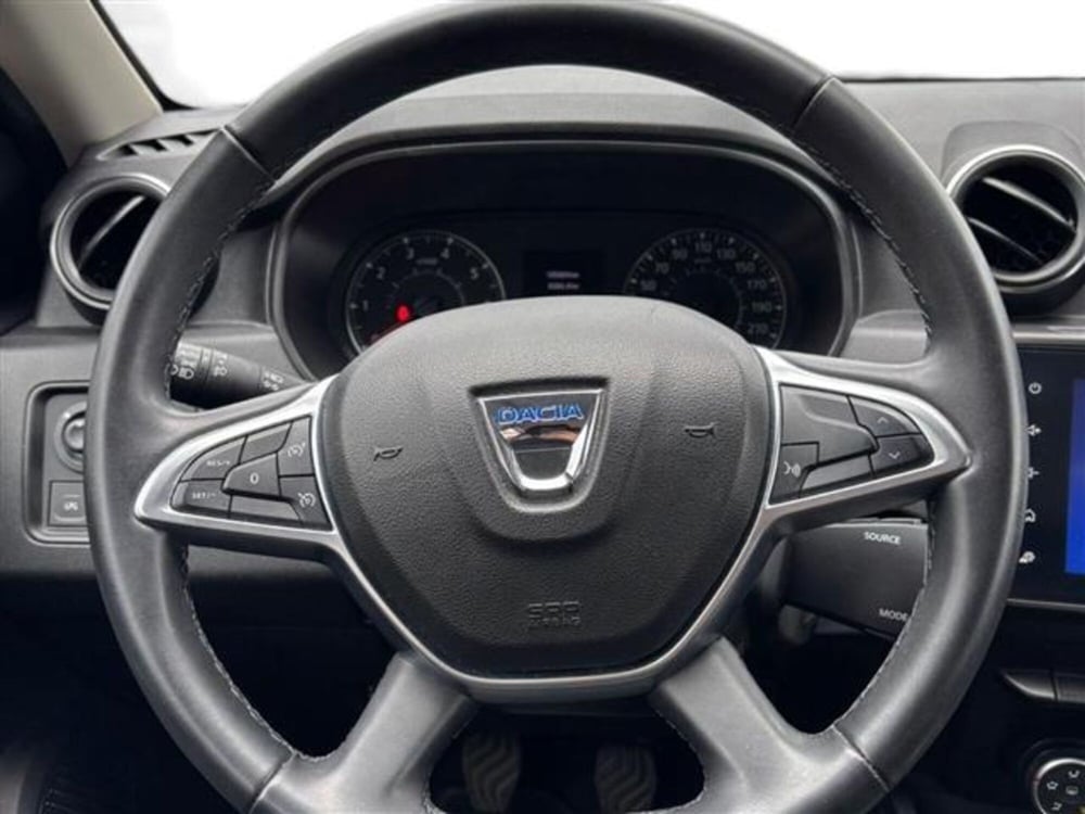 Dacia Duster usata a Livorno (12)