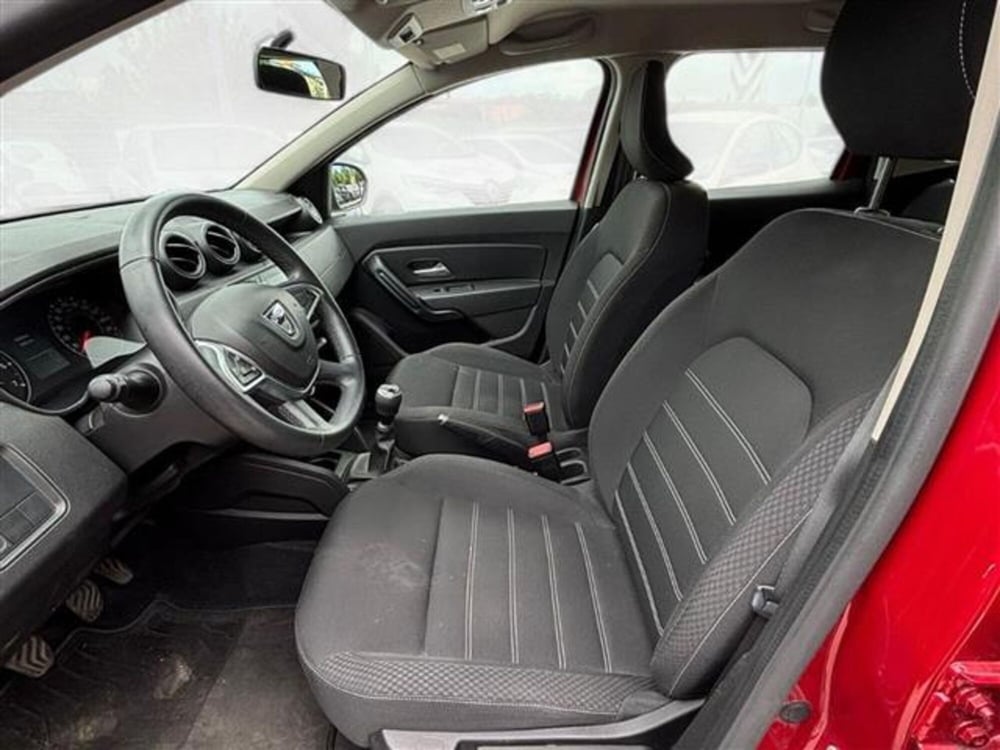 Dacia Duster usata a Livorno (9)