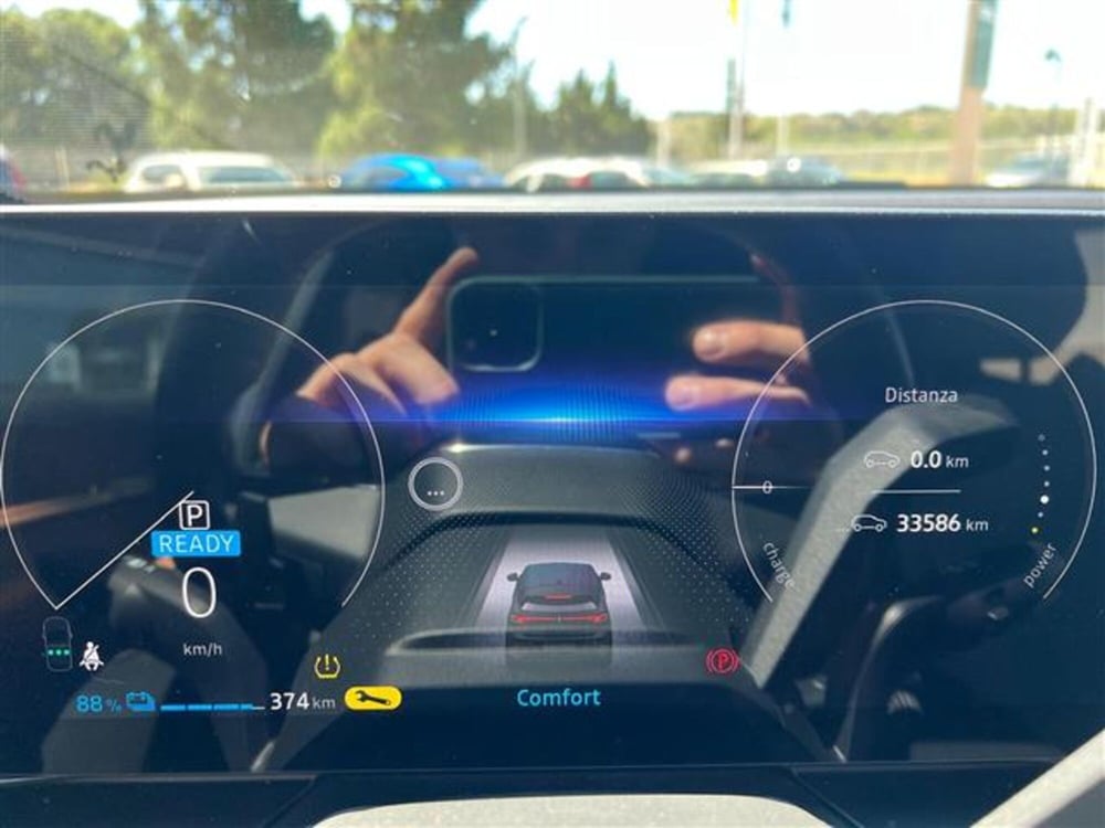 Renault Megane E-Tech Electric nuova a Ragusa (15)