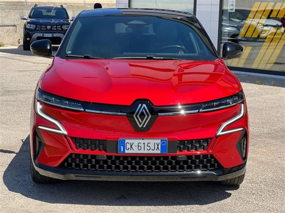 Renault Megane E-Tech Electric nuova a Ragusa (3)