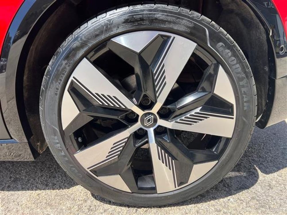 Renault Megane E-Tech Electric nuova a Ragusa (5)