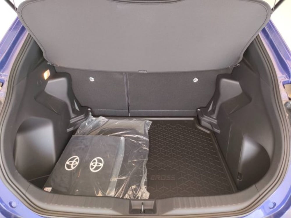 Toyota Yaris Cross nuova a Teramo (5)