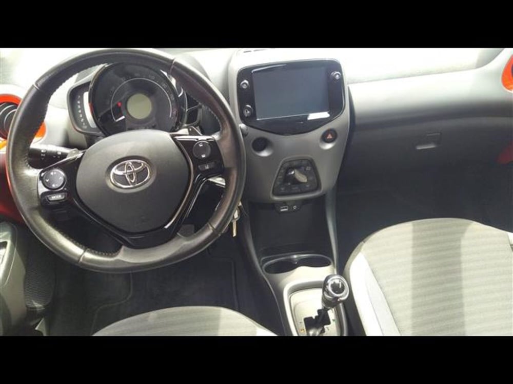 Toyota Aygo X usata a Milano (9)