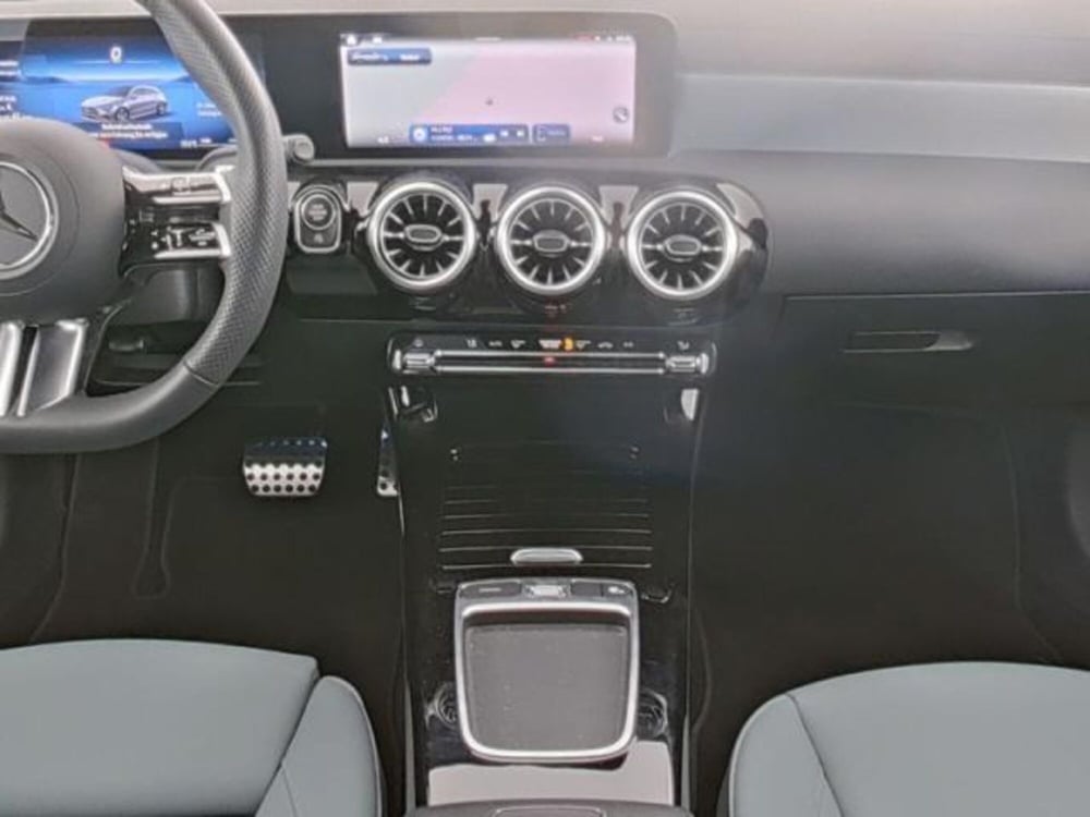 Mercedes-Benz CLA Shooting Brake usata a Milano (5)