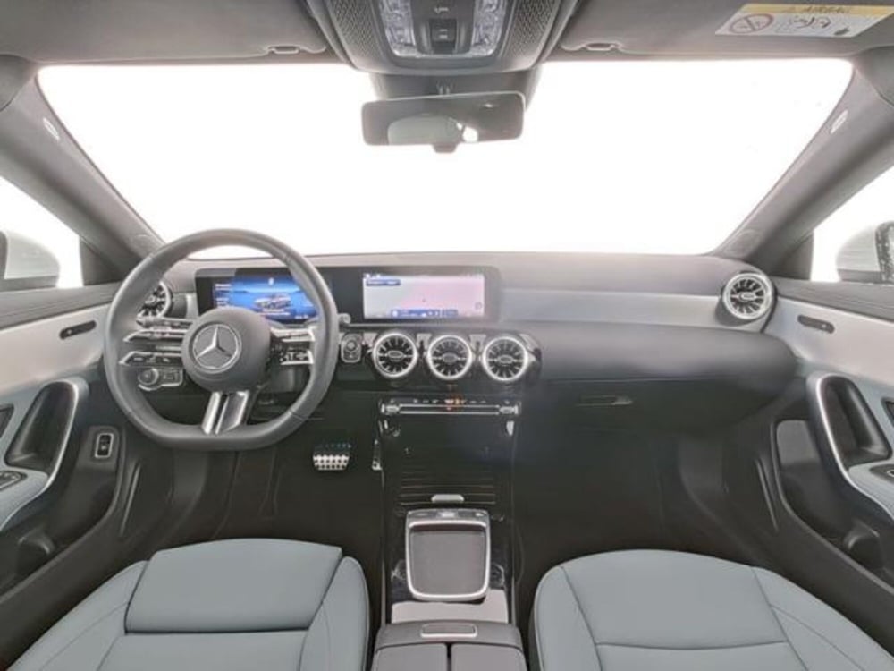 Mercedes-Benz CLA Shooting Brake usata a Milano (7)