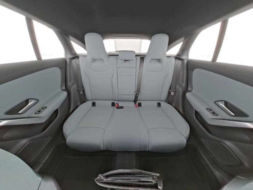 Mercedes-Benz CLA Shooting Brake usata a Milano (8)
