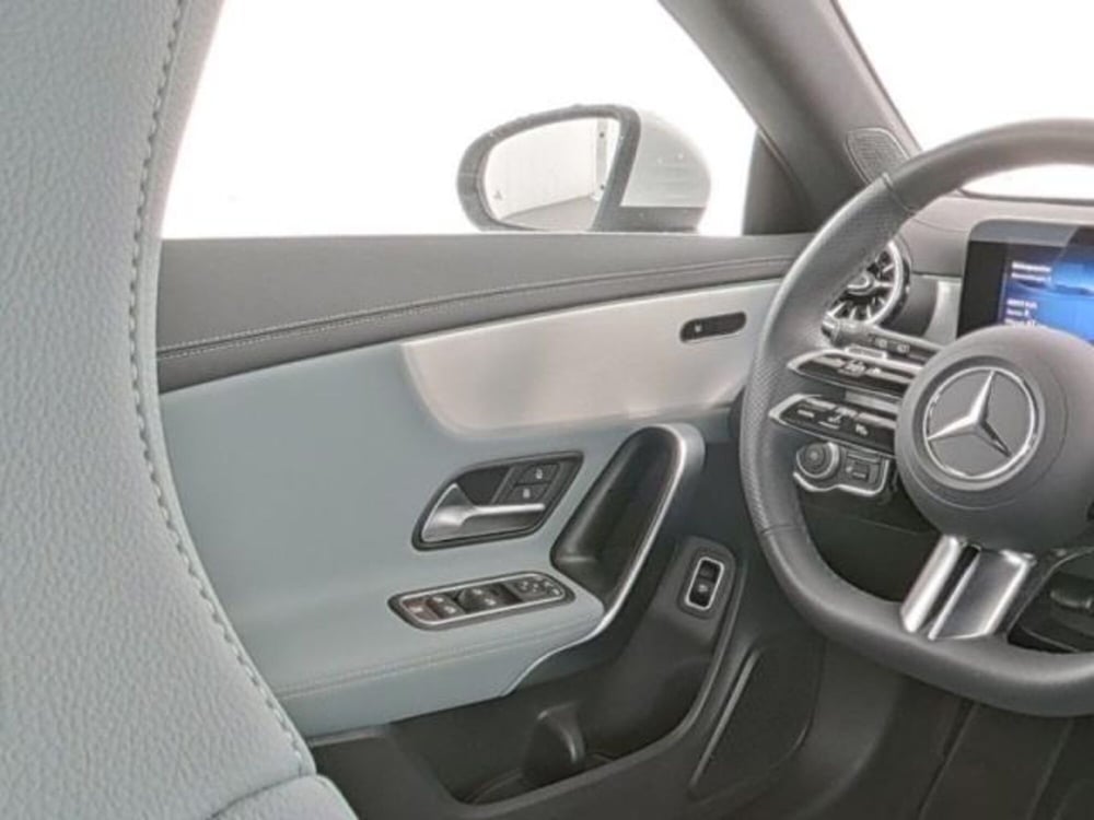 Mercedes-Benz CLA Shooting Brake usata a Milano (9)