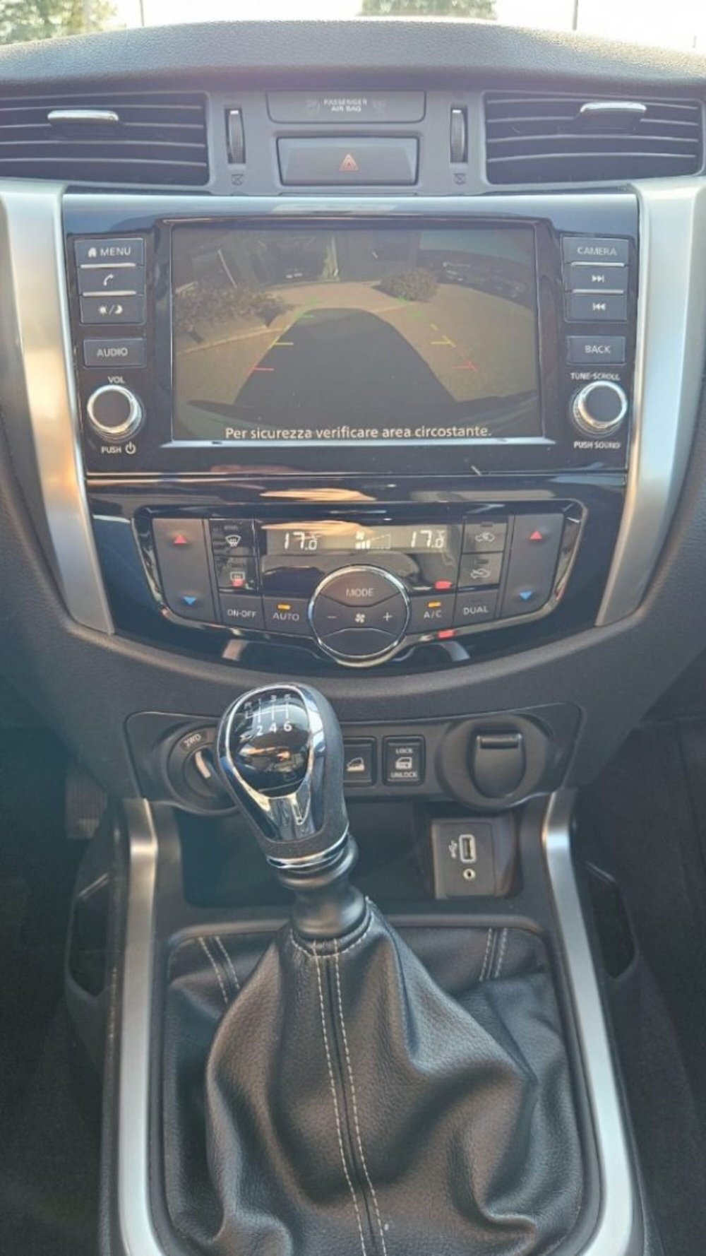 Nissan Navara usata a Lucca (15)
