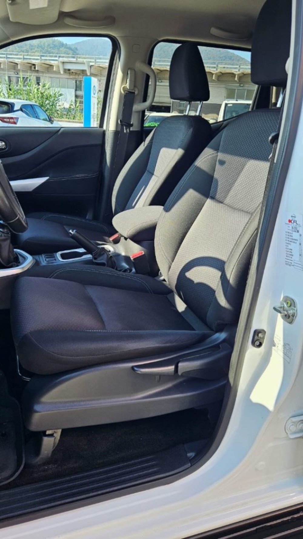 Nissan Navara usata a Lucca (18)