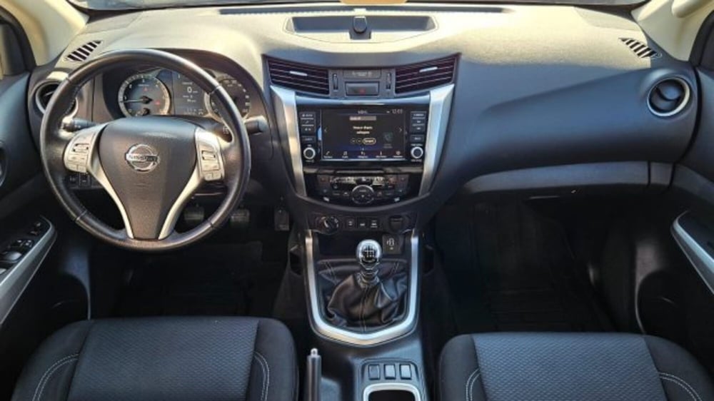 Nissan Navara usata a Lucca (19)