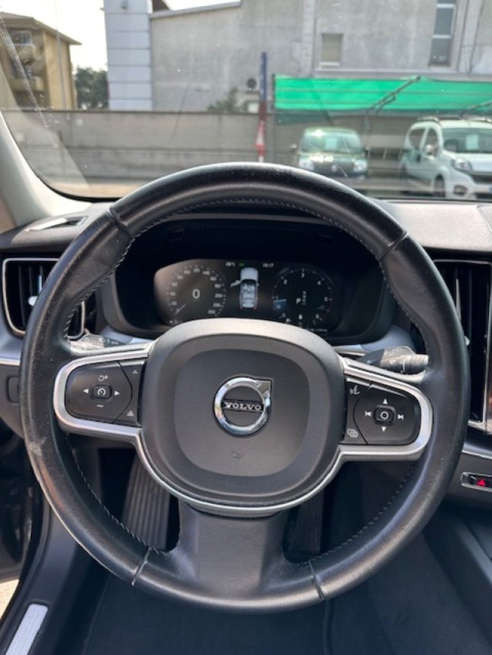 Volvo XC60 usata a Novara (4)