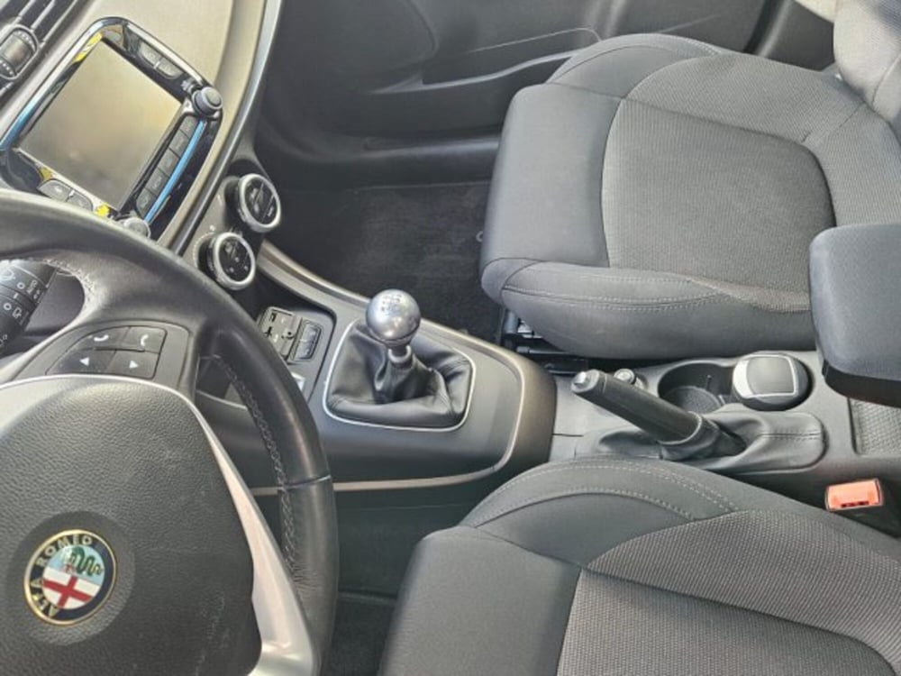 Alfa Romeo Giulietta usata a Napoli (13)
