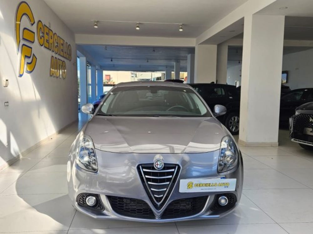 Alfa Romeo Giulietta usata a Napoli (6)