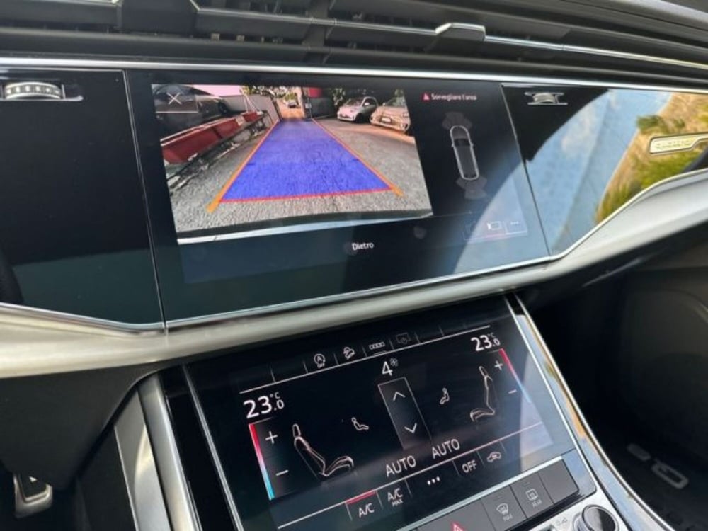 Audi Q8 usata a Avellino (12)