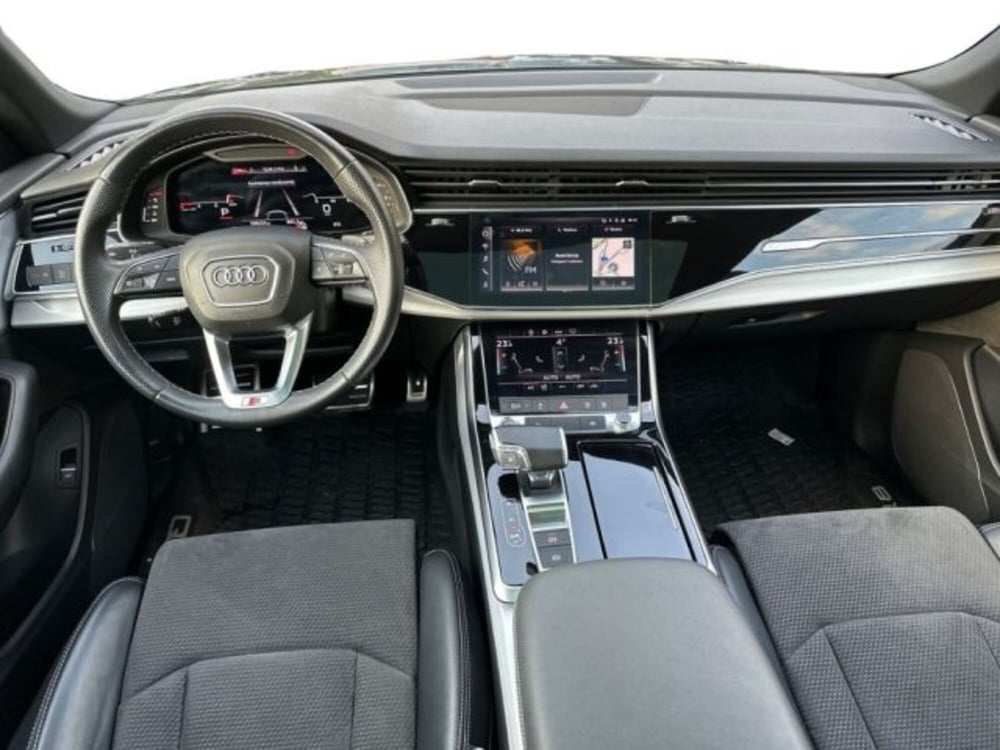 Audi Q8 usata a Avellino (9)