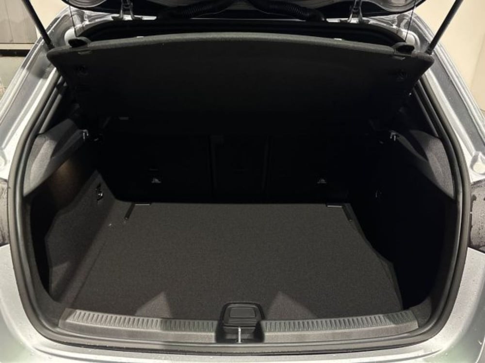 Mercedes-Benz Classe A Sedan nuova a Bologna (7)
