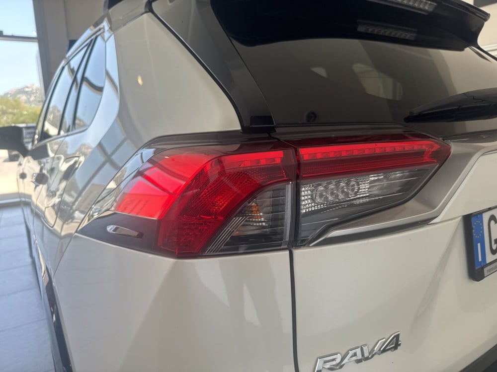 Toyota Rav4 nuova a Sassari (10)