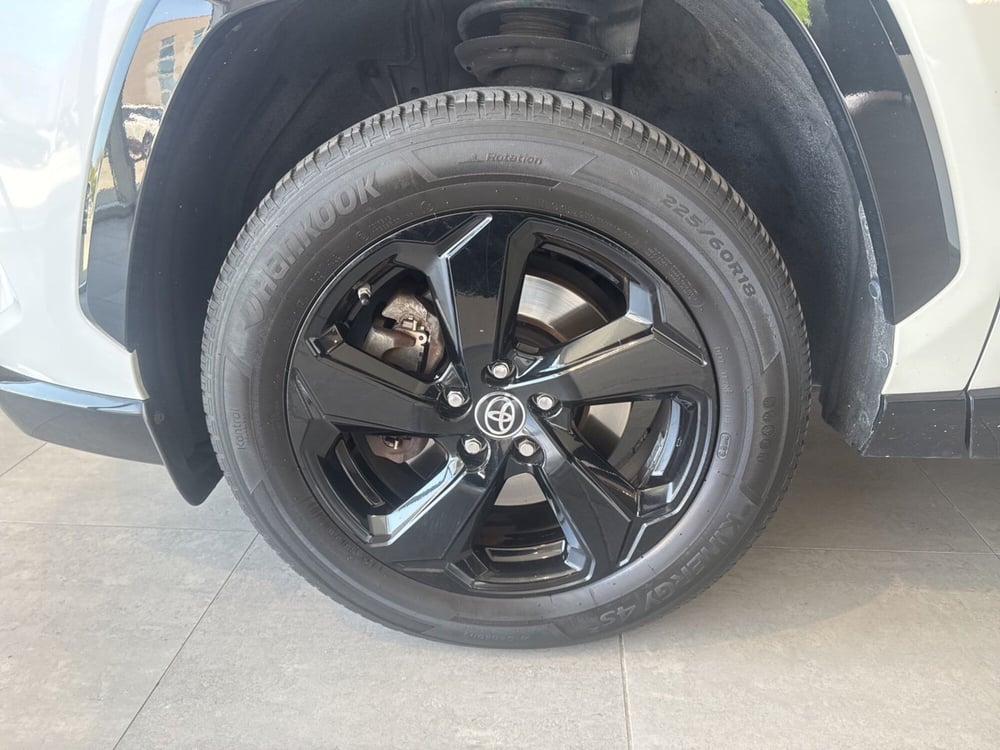 Toyota Rav4 nuova a Sassari (13)