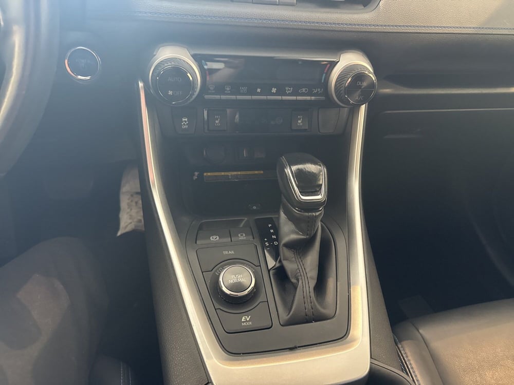 Toyota Rav4 nuova a Sassari (18)