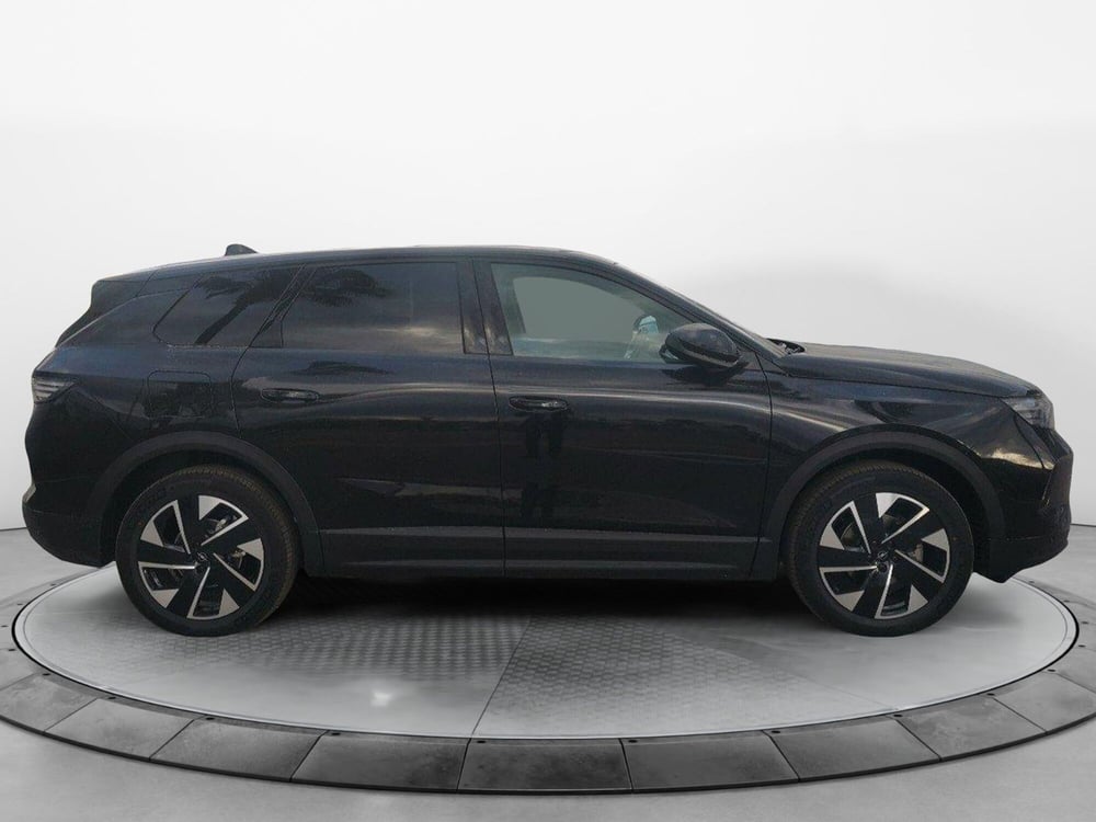 Opel Grandland nuova a Taranto (4)