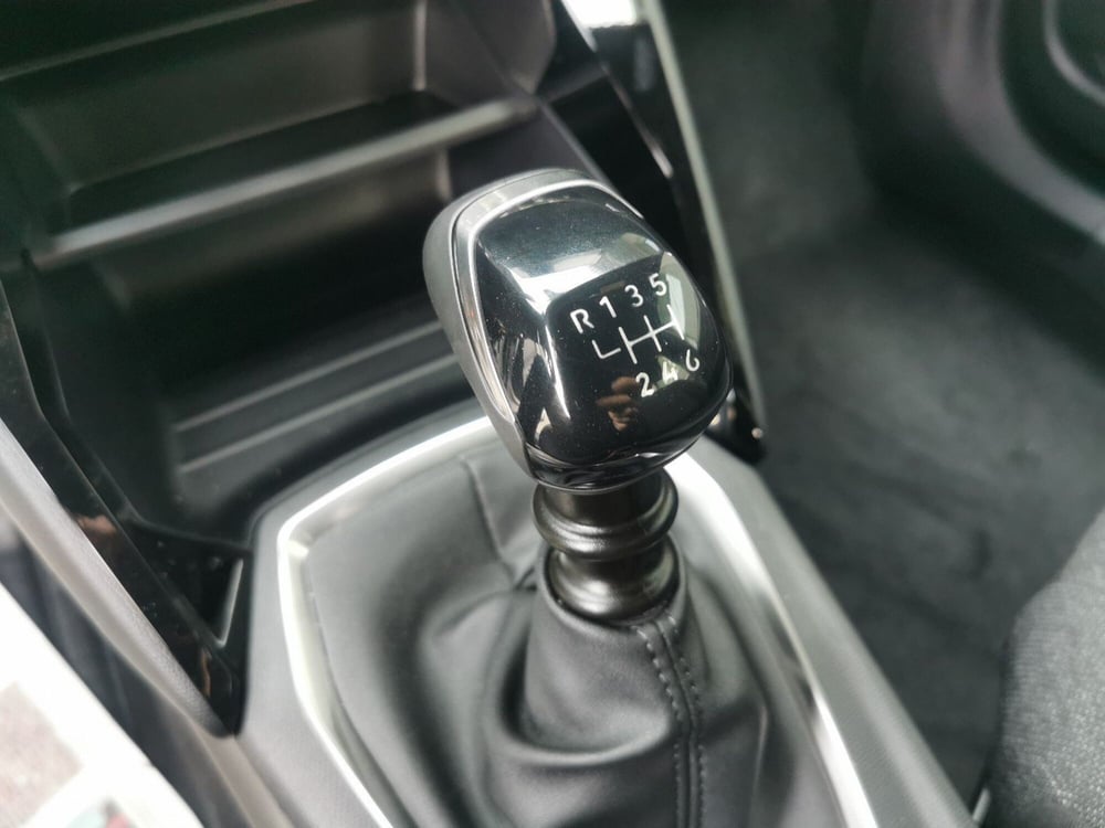 Peugeot 2008 nuova a Taranto (15)