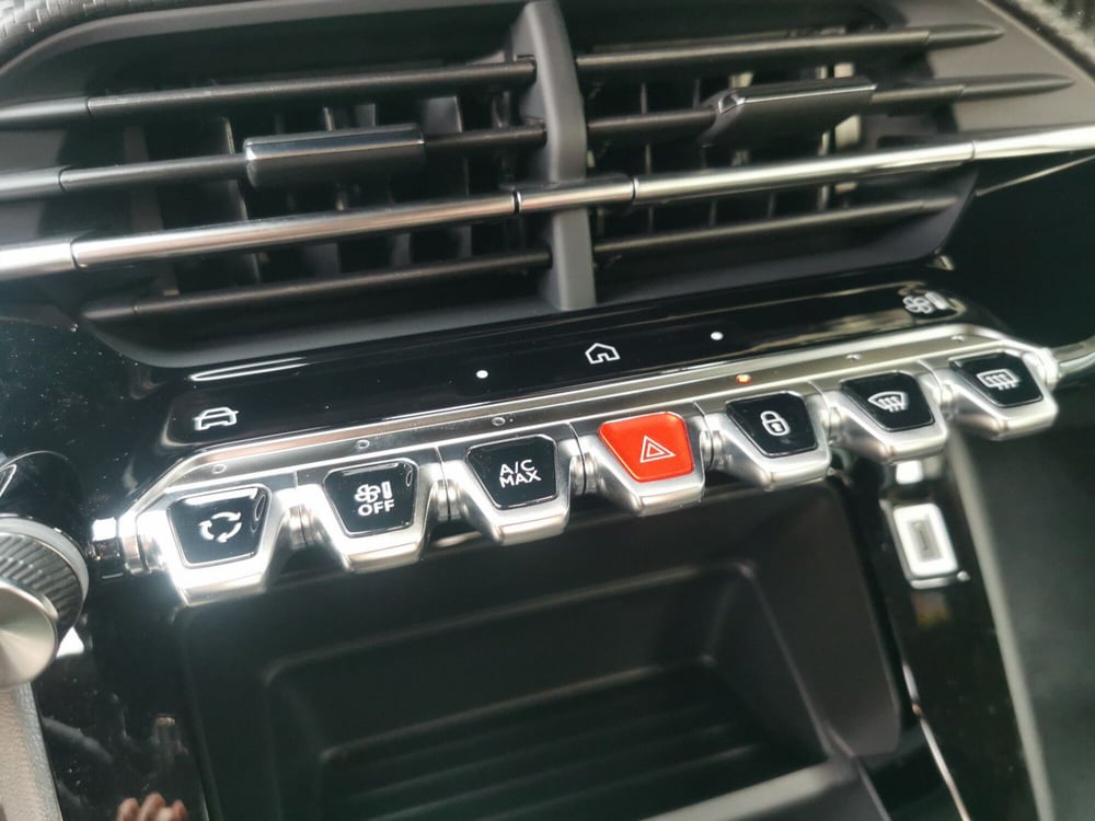 Peugeot 2008 nuova a Taranto (18)