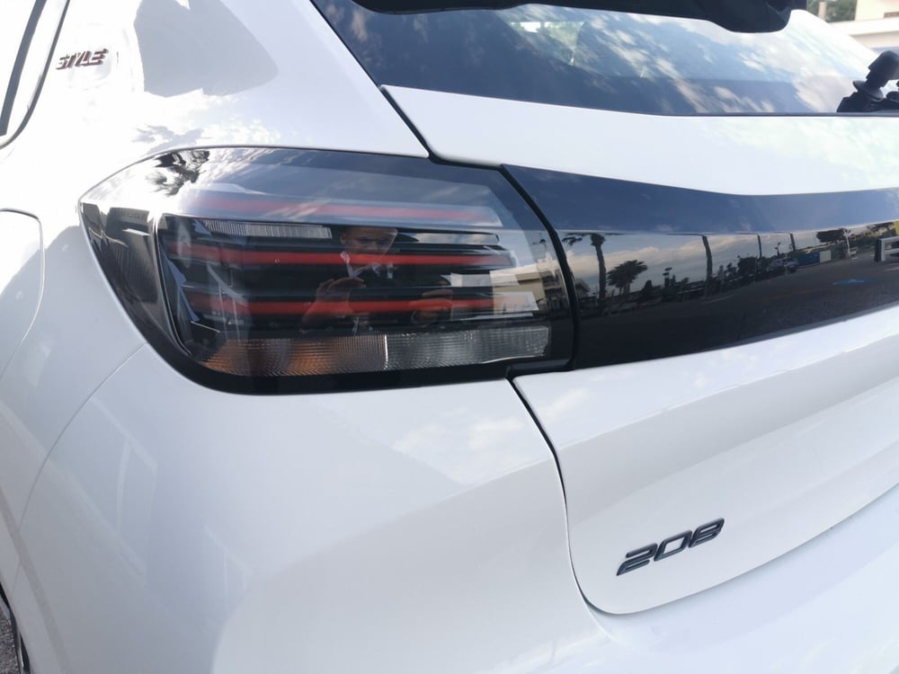 Peugeot 208 nuova a Taranto (10)