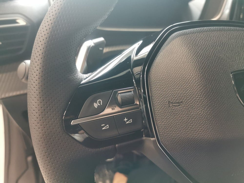 Peugeot 208 nuova a Taranto (16)