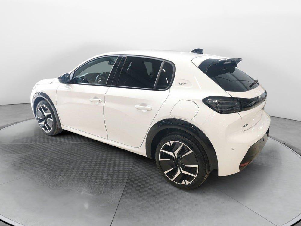 Peugeot 208 nuova a Taranto (3)