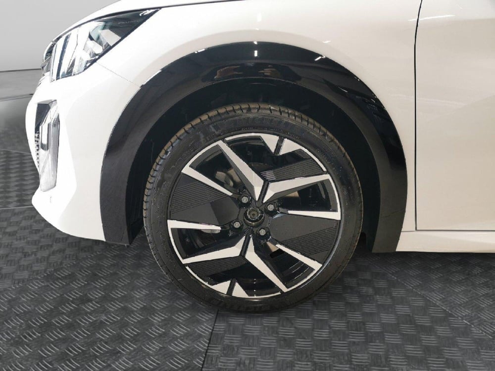 Peugeot 208 nuova a Taranto (9)