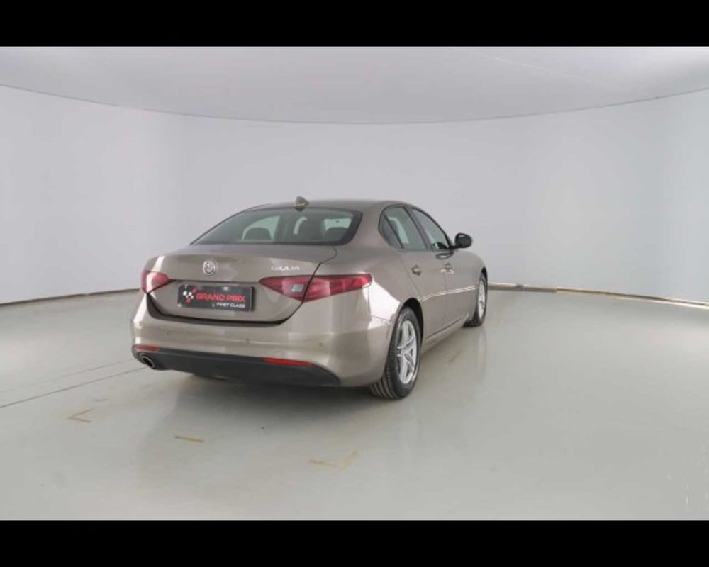 Alfa Romeo Giulia usata a Bologna (5)