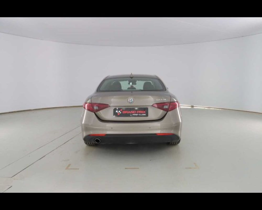Alfa Romeo Giulia usata a Bologna (6)