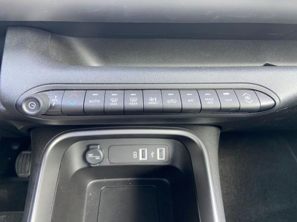 Jeep Avenger usata a Firenze (18)