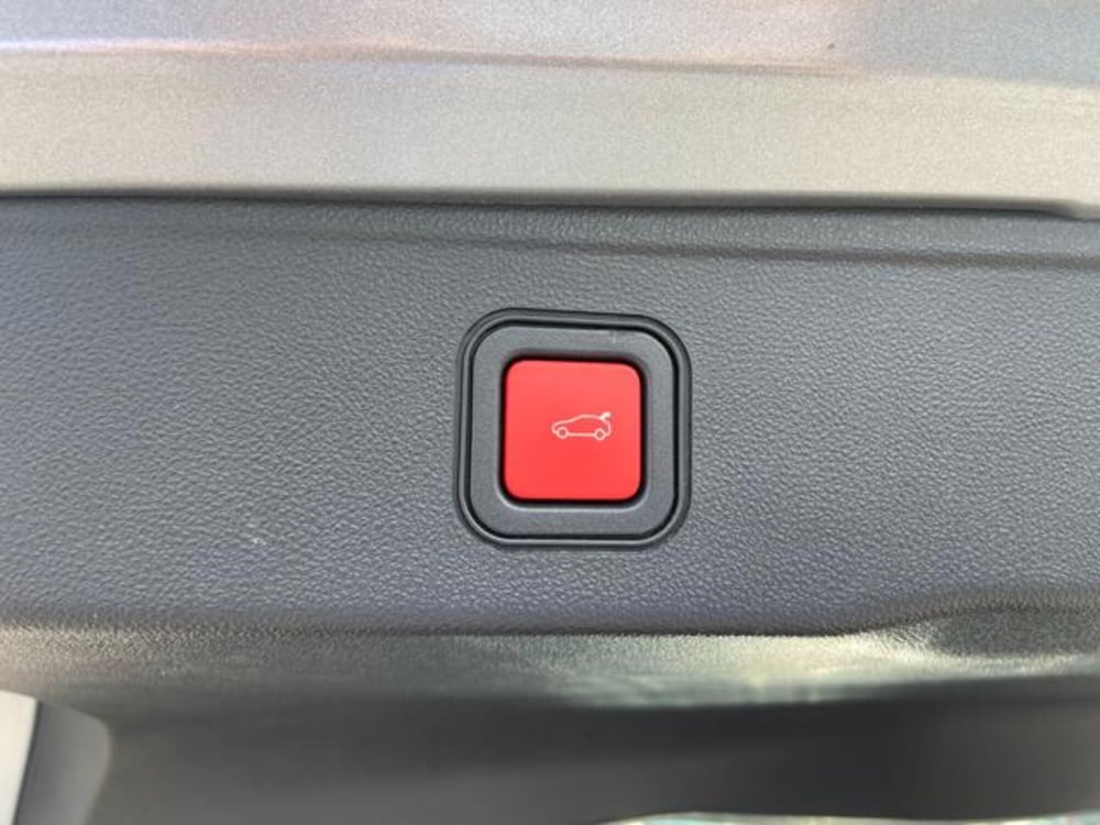 Jeep Avenger usata a Firenze (19)