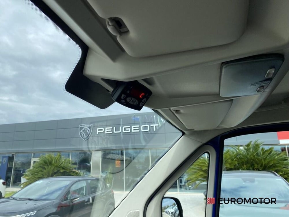 Peugeot Boxer Furgone usata a Bari (14)