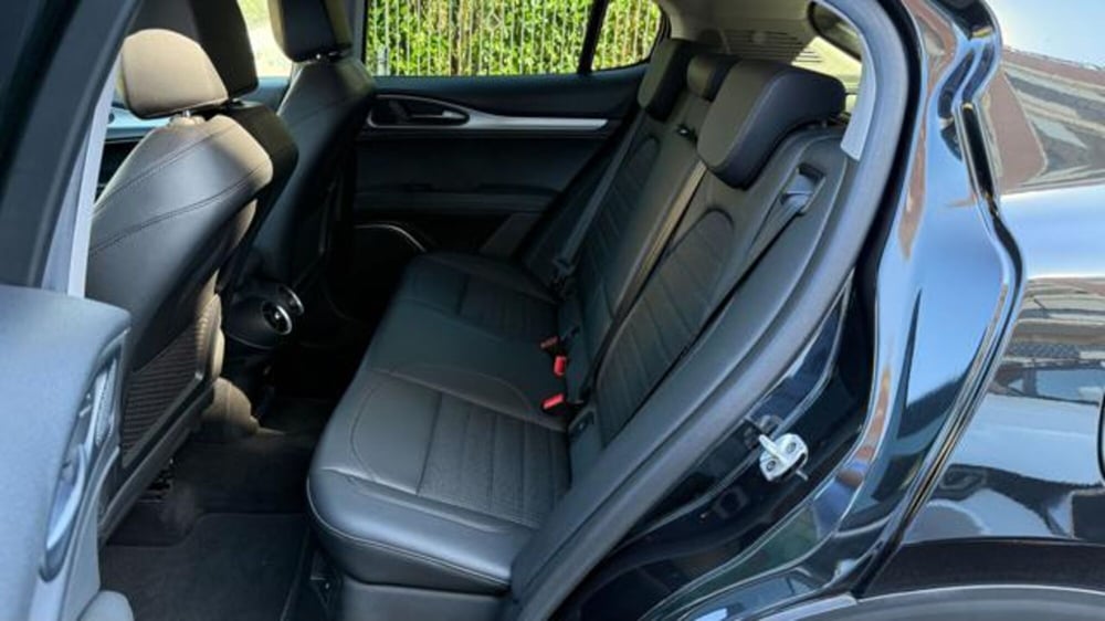 Alfa Romeo Stelvio usata a Roma (15)
